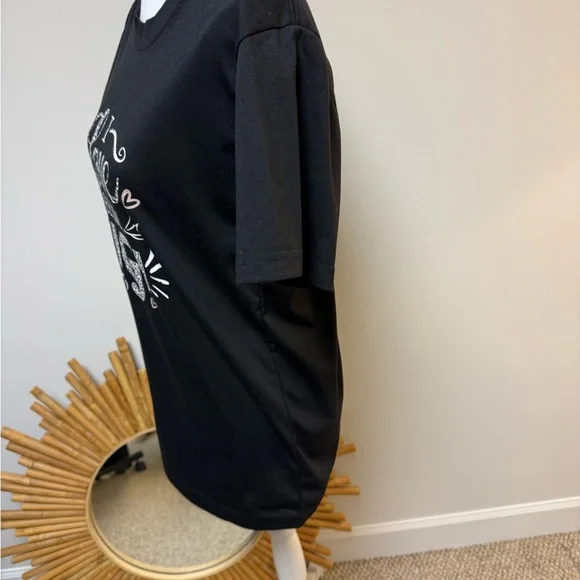 Stylish Black 'Love Being Gigi' Tee - Picture 4 of 5